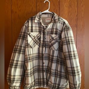 Wrangler men’s button up flannel jacket. Brand new, size large